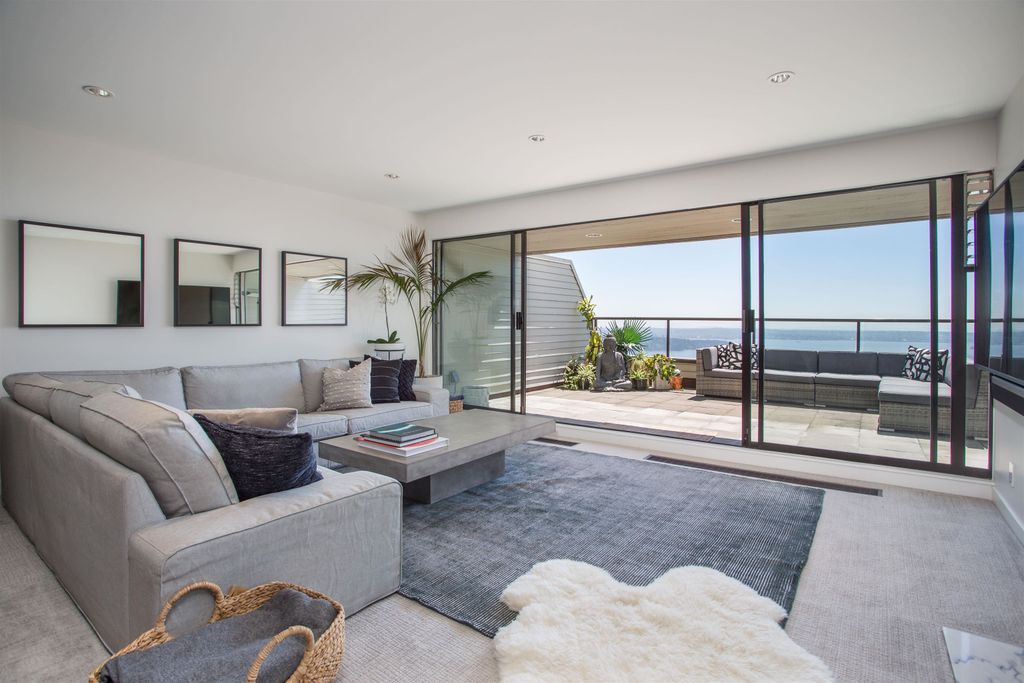 listing image 1104642212184015570