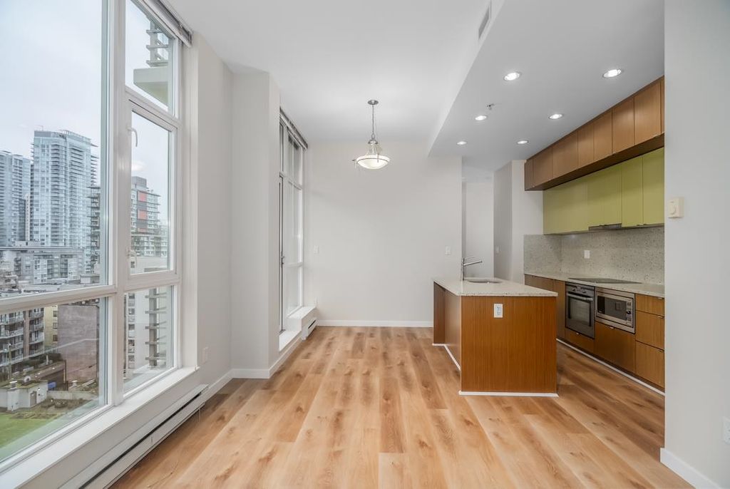 listing image 1101702902599826489