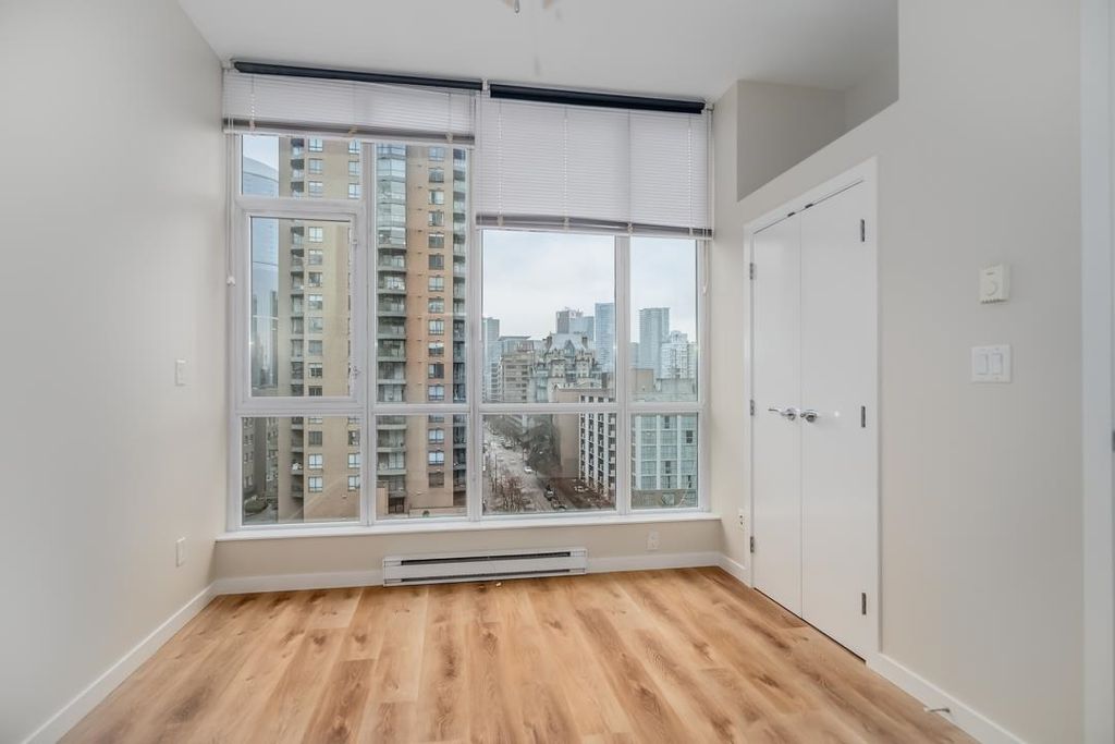 listing image 1103827119624471001