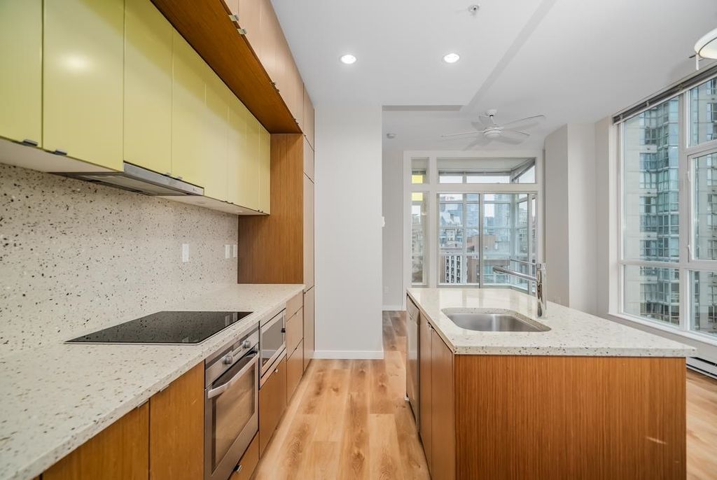 listing image 1106640856198876298