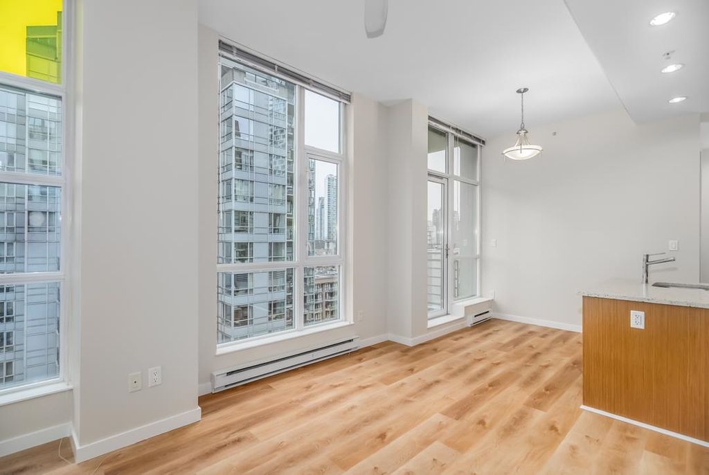 listing image 1101465113289669594