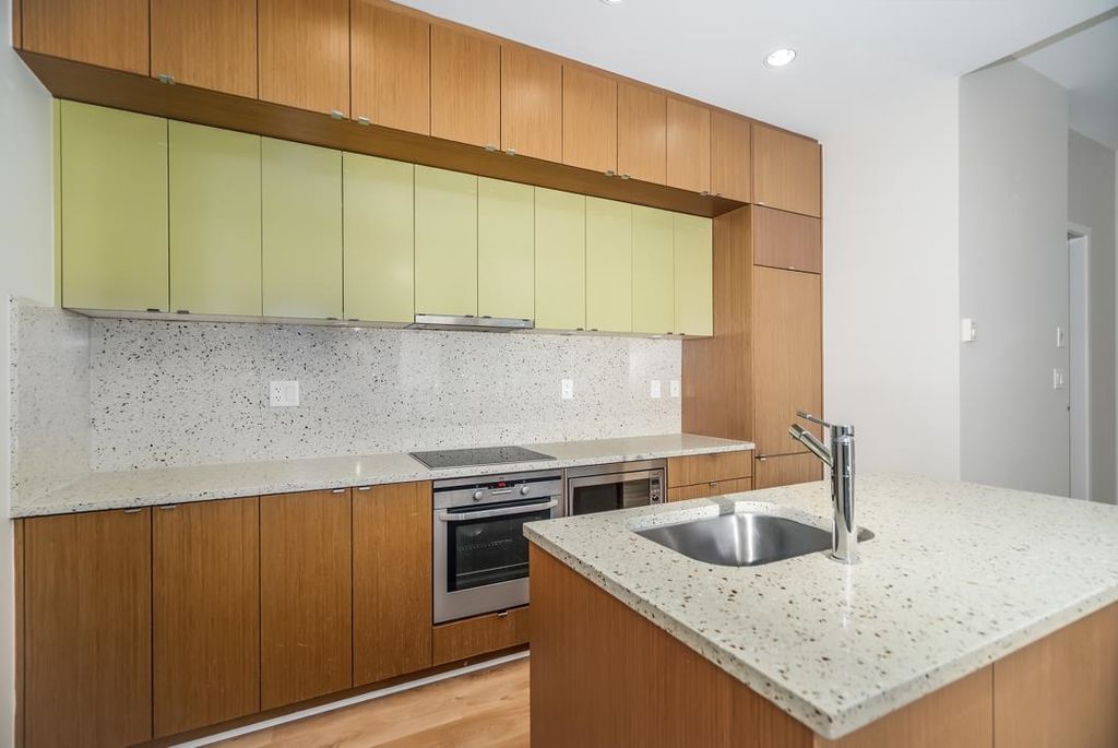 listing image 1106284963461749756