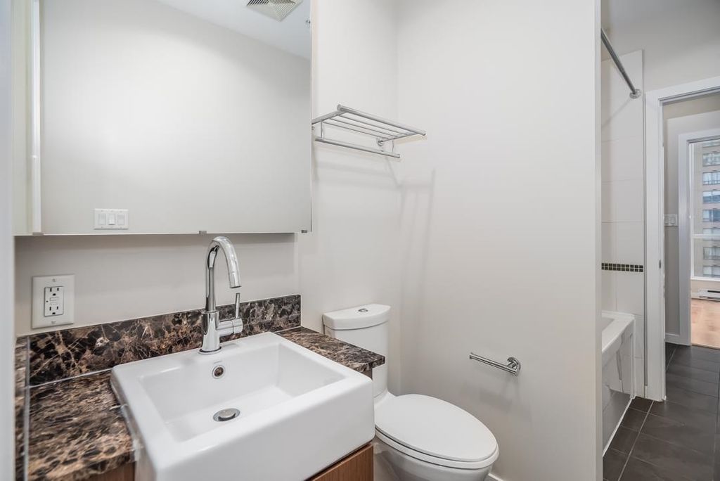 listing image 1102510503203055693