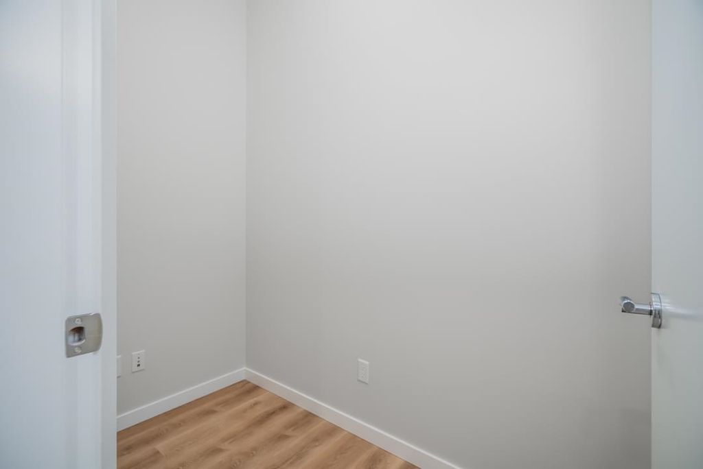 listing image 1103746448868085056