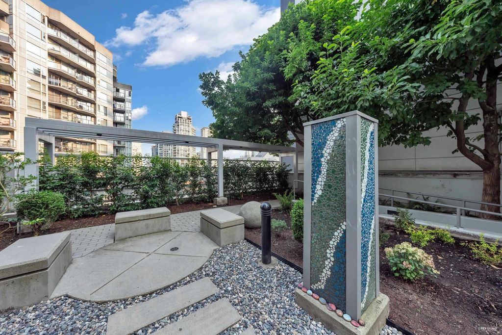 listing image 1101760340318029503
