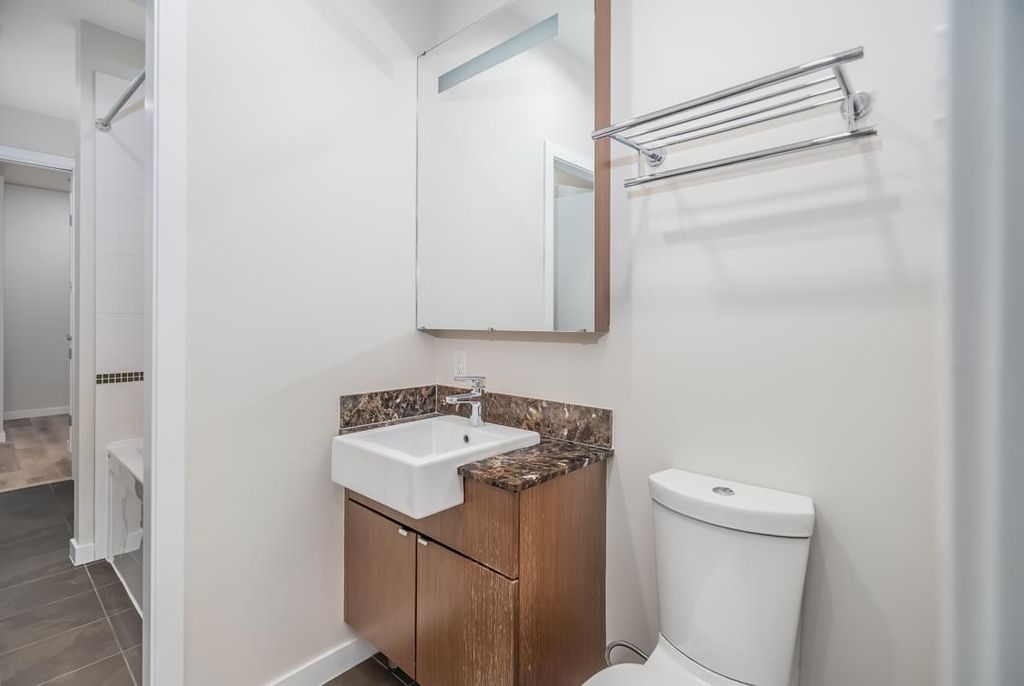 listing image 1103615656902895590