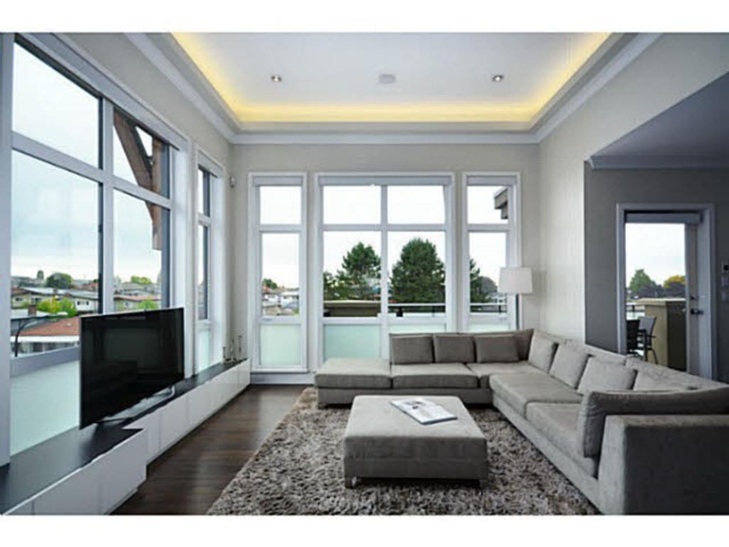 listing image 1103700057704281062