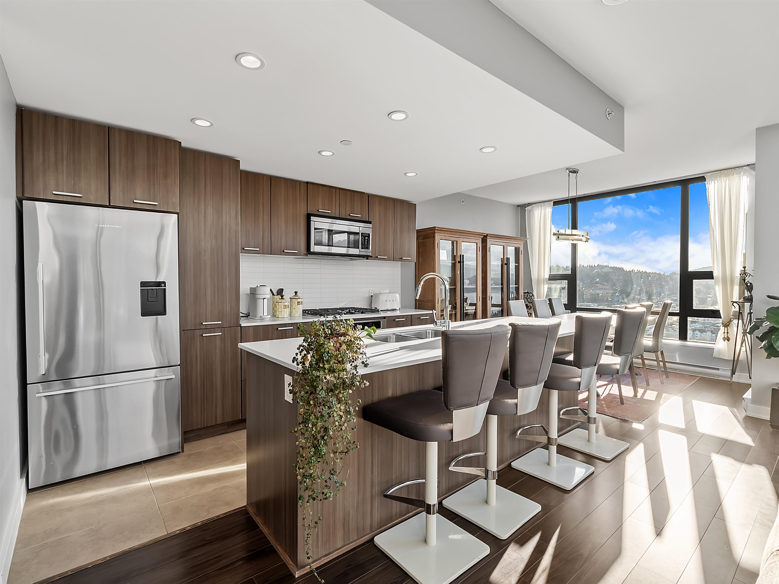 301 Capilano Road 2603