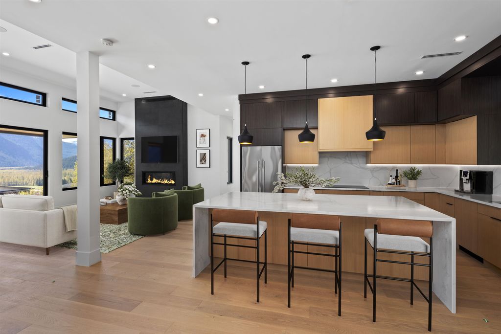 listing image 1103562388747392118