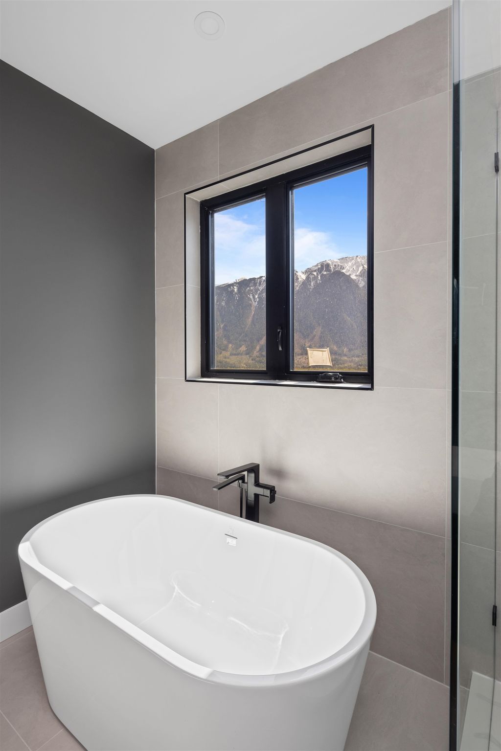 listing image 1102499122738199881