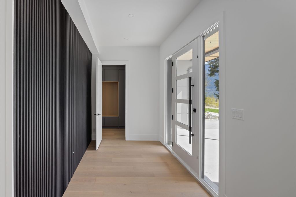 listing image 1105783087329009414