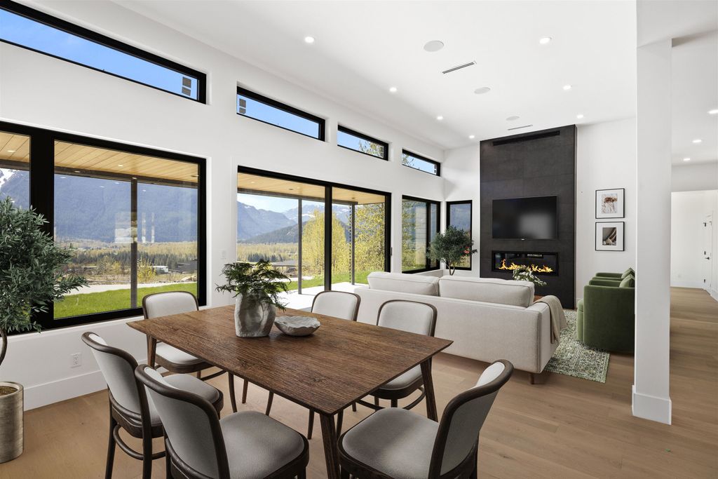 listing image 1104625714855980246