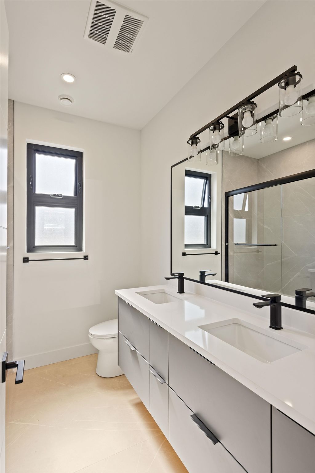 listing image 1104270065922771677