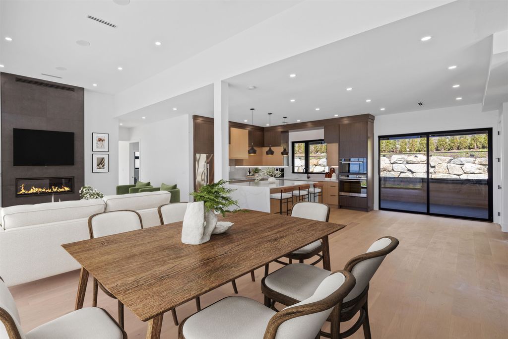 listing image 1106057153184383785