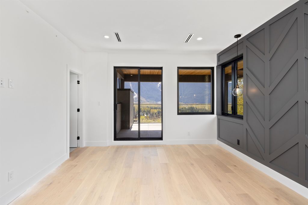 listing image 1105021963316826146