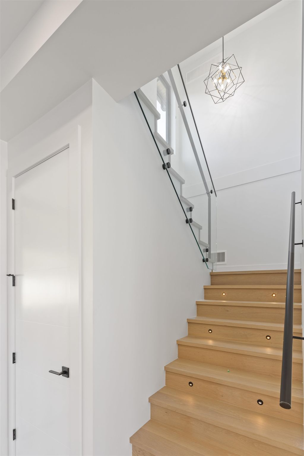 listing image 1106553728725569594