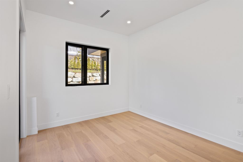 listing image 1100071837100919838