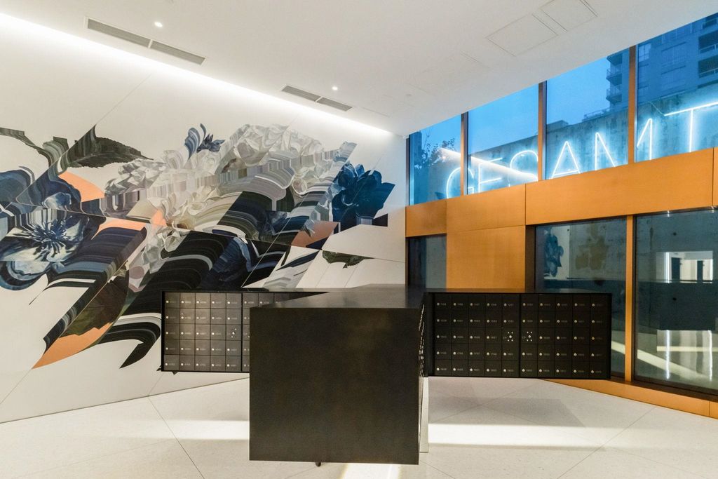 listing image 1102370304781420825