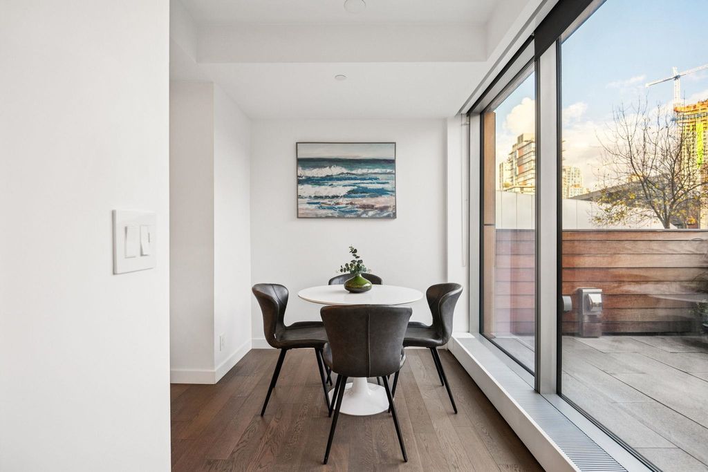 listing image 1104566415731503309