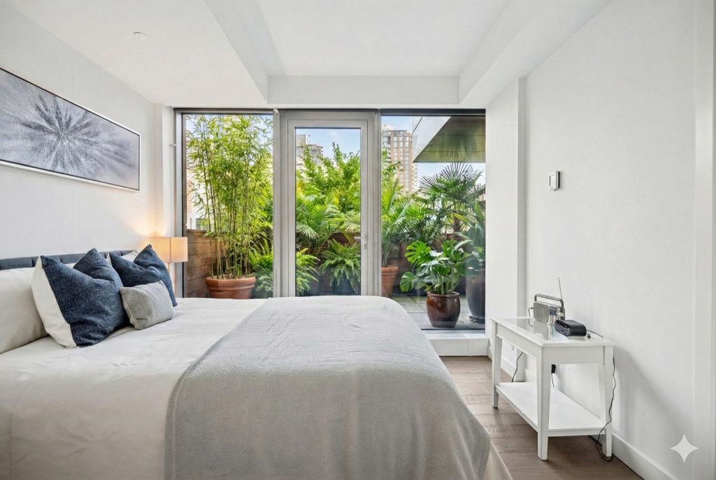 listing image 1109343824181318365