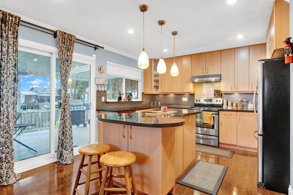 Photo of 12754 Campbell Place, Surrey, BC V3V 6C8 (MLS # R3115342)