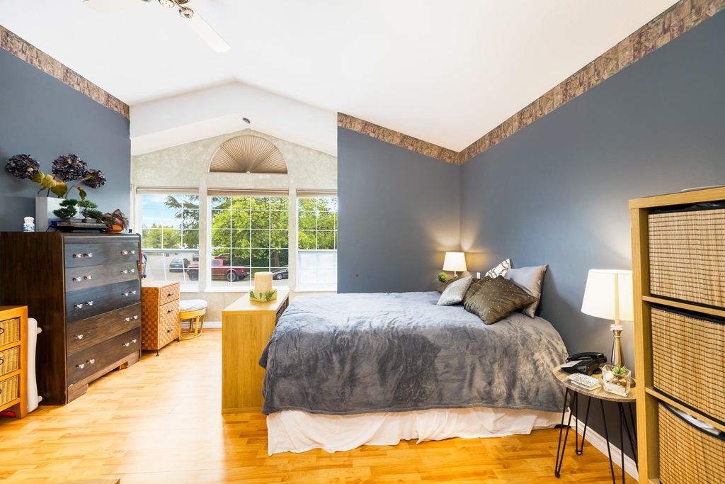 listing image 1106835127359012013