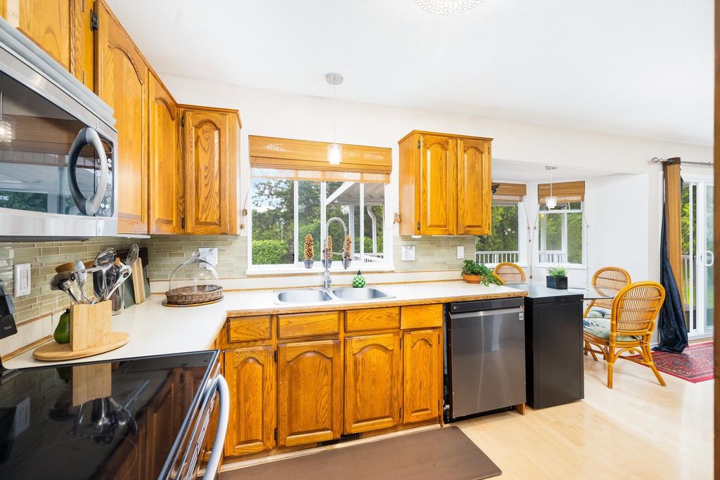 listing image 1104271876936918815