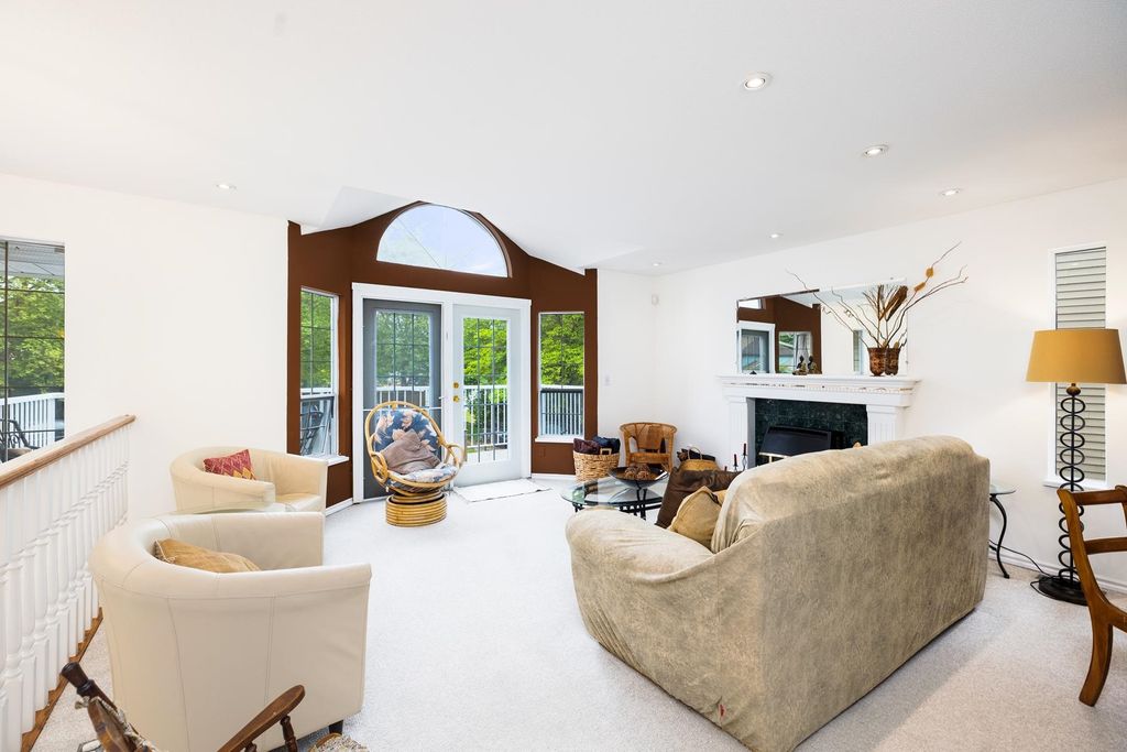 listing image 1101336204561373075
