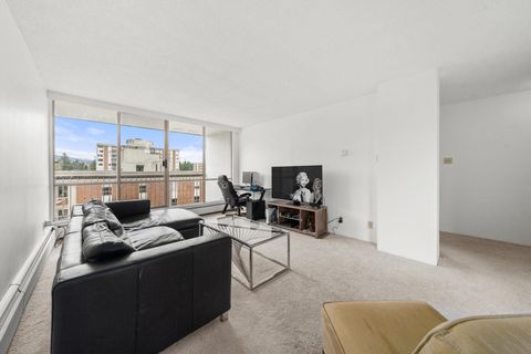 2016 Fullerton Avenue 1404 North Vancouver BC V7P 3E6