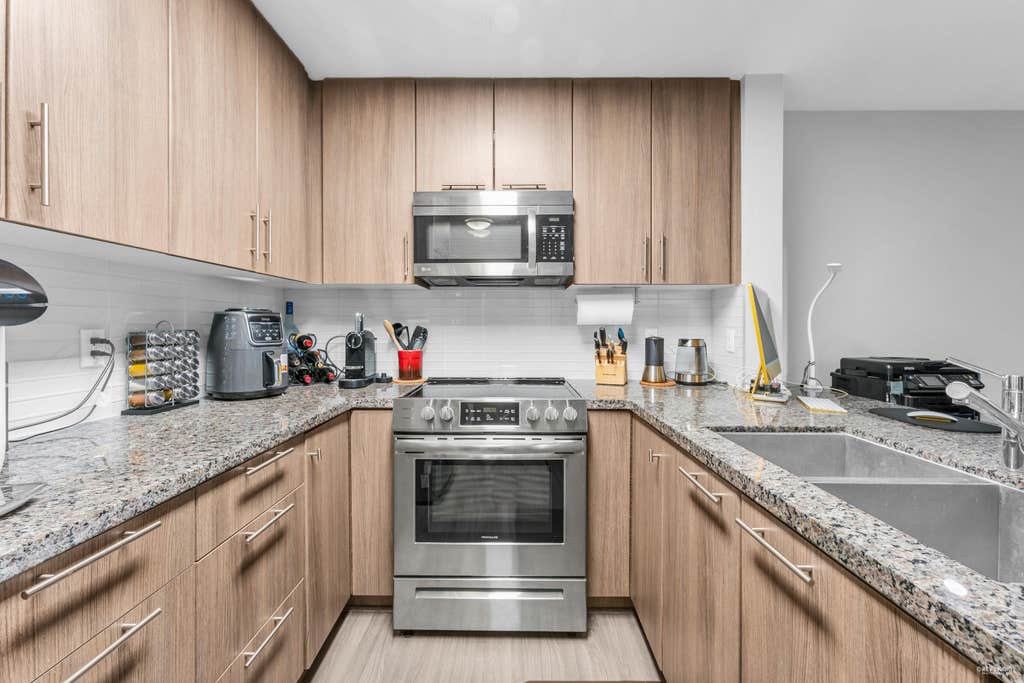 Photo of 12075 Edge Street #409, Maple Ridge, BC V2X 9E6 (MLS # R3154633)