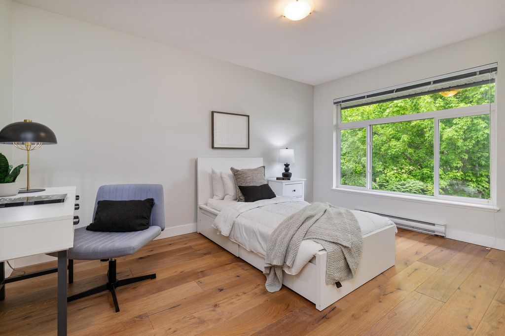 listing image 1100466905829255930