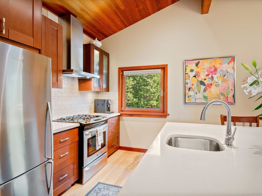 listing image 1105749442740580617