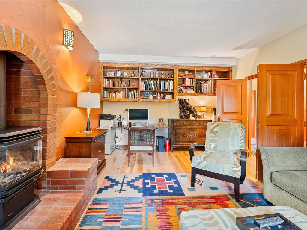 listing image 1103825080851754119