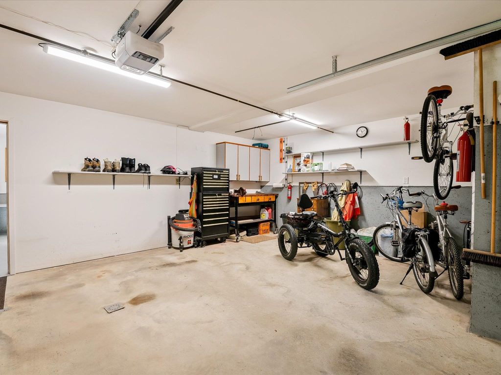 listing image 1106472639349248120