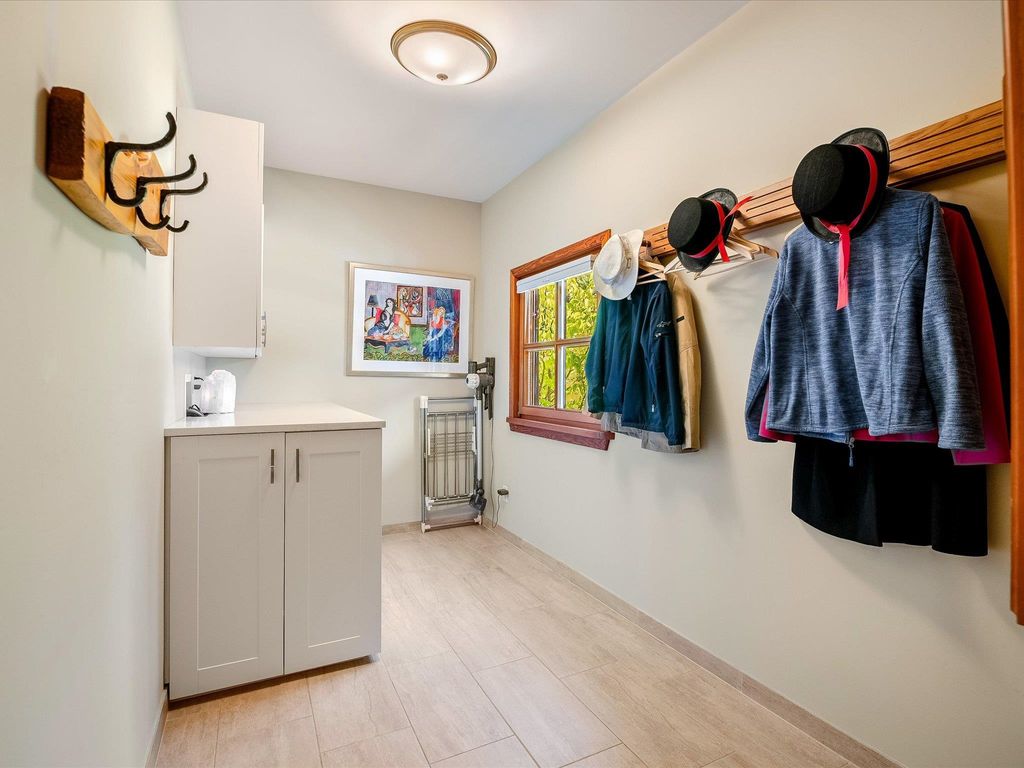 listing image 1103729909039814030