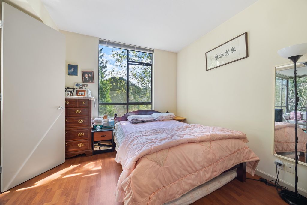 listing image 1106732282151004761