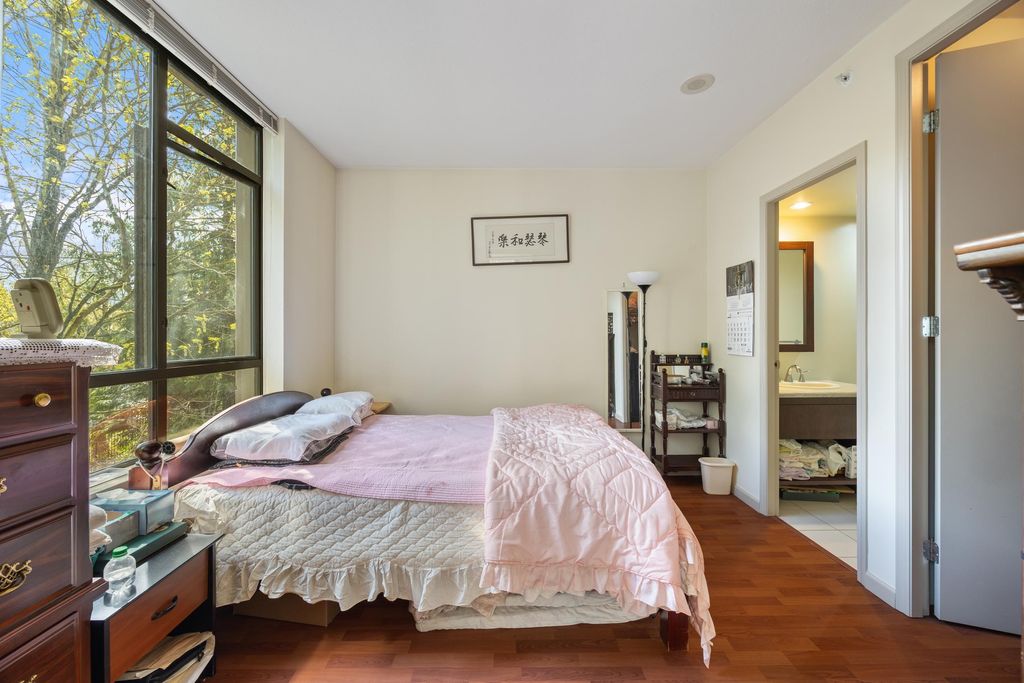 listing image 1100487898794989508