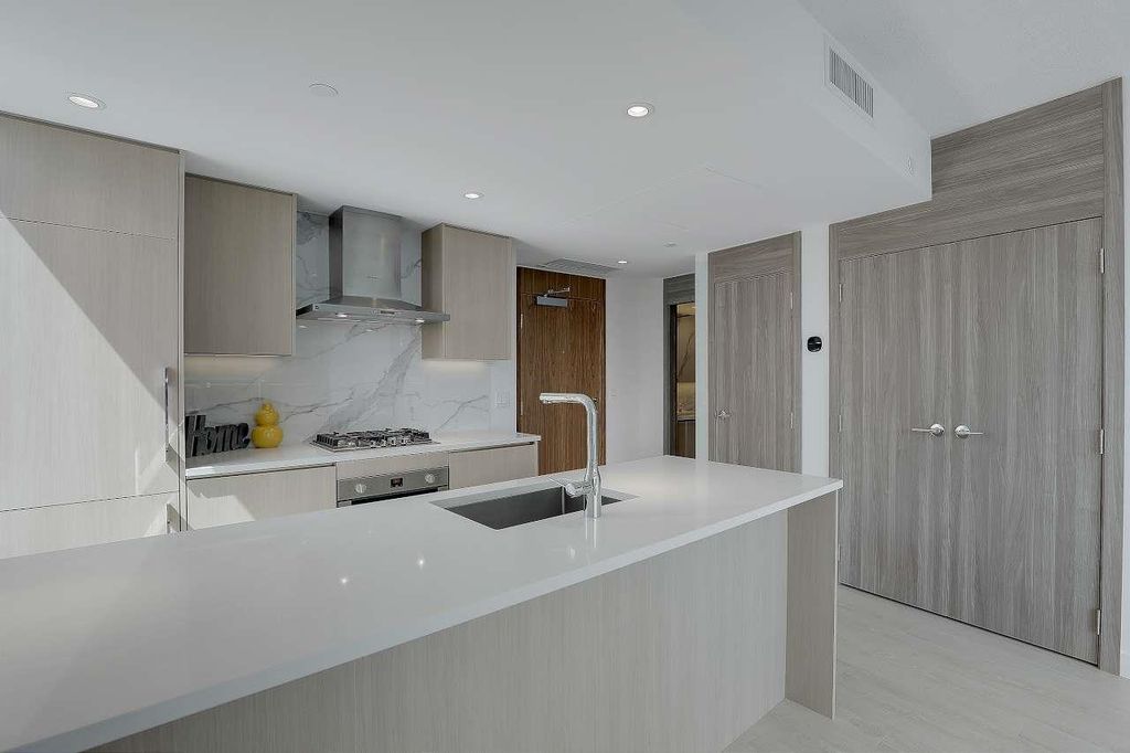 listing image 1107027793800378460