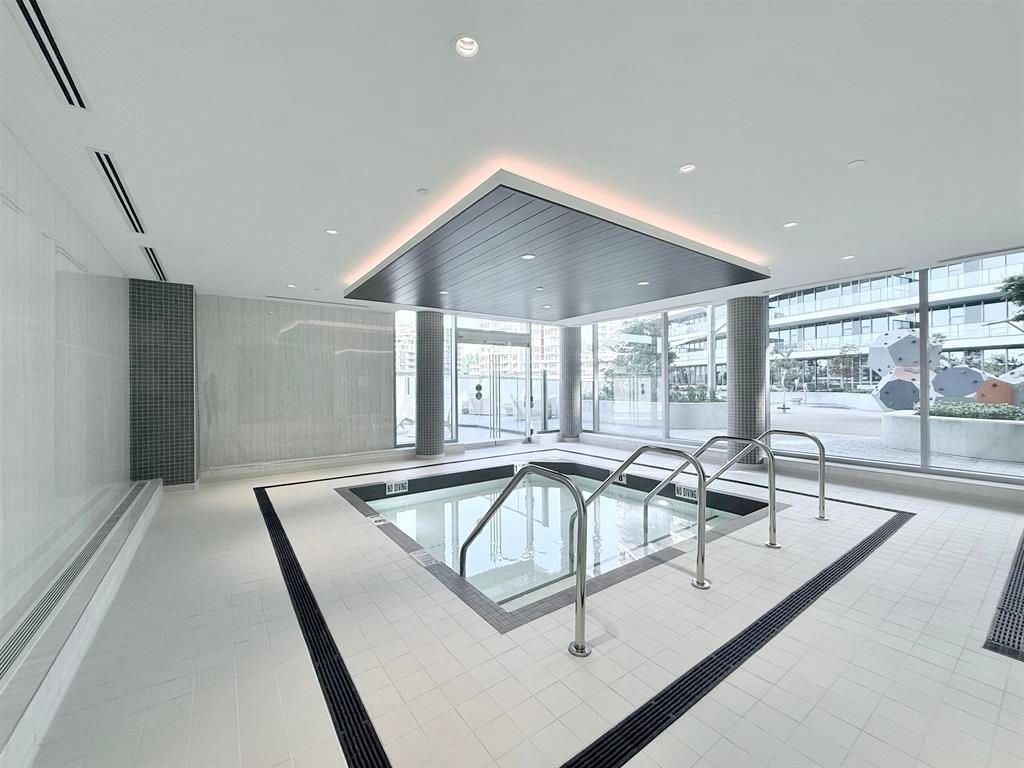 listing image 1103896237993609401