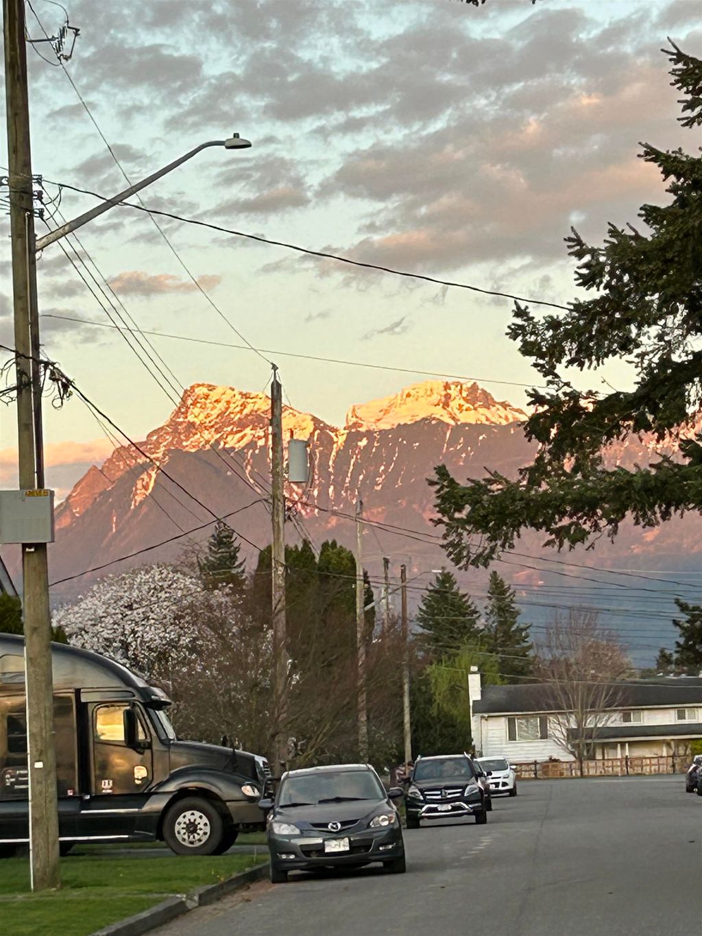 Photo of 46212 Gore Avenue, Chilliwack, BC V2P 2A1 (MLS # R3107842)