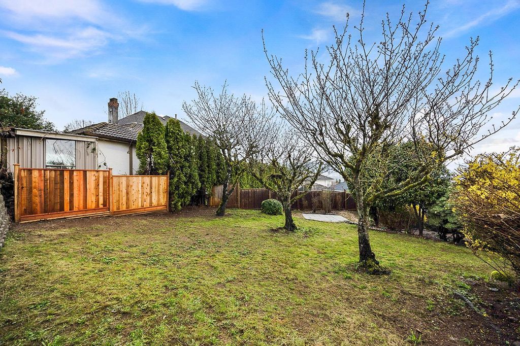 listing image 1109320056400235924