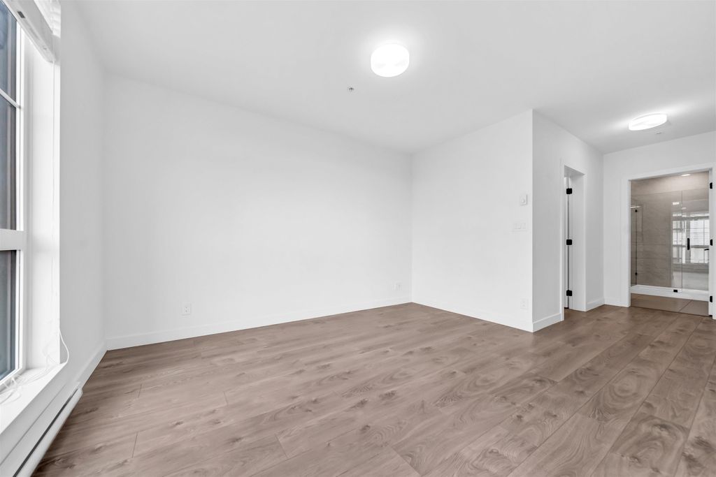 listing image 1104951350568660372