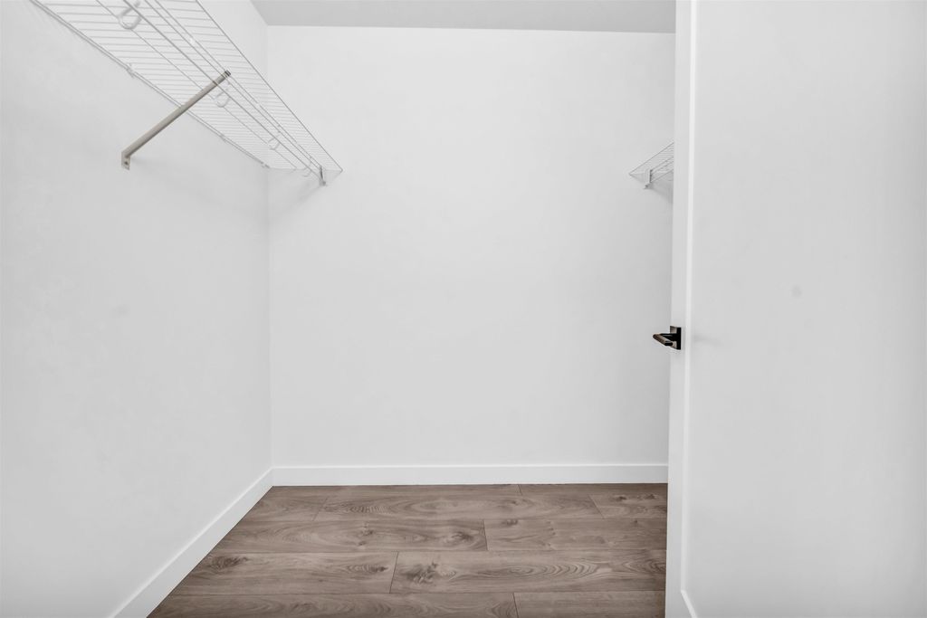 listing image 1103094264713244076