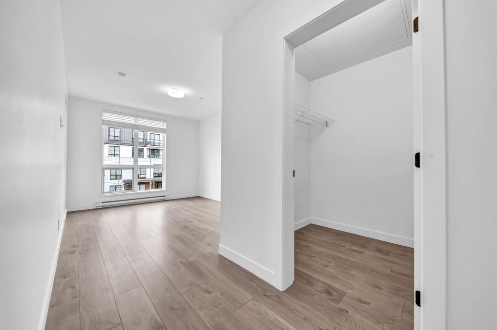 listing image 1100331204624034742