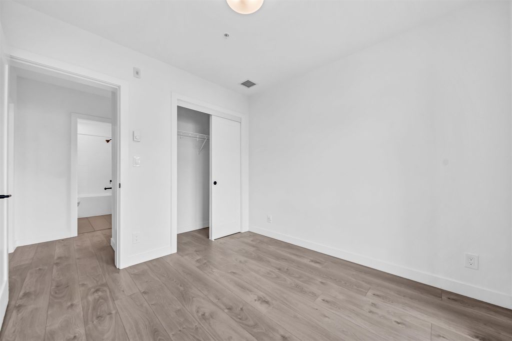 listing image 1104922692835049155