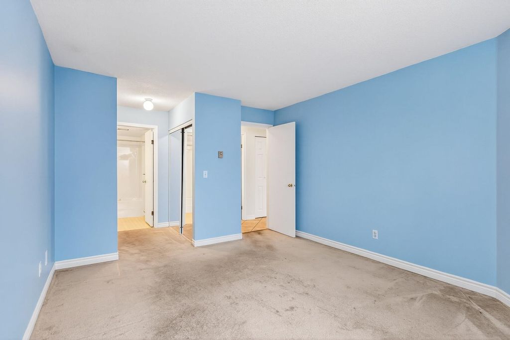 listing image 1106828084962428804
