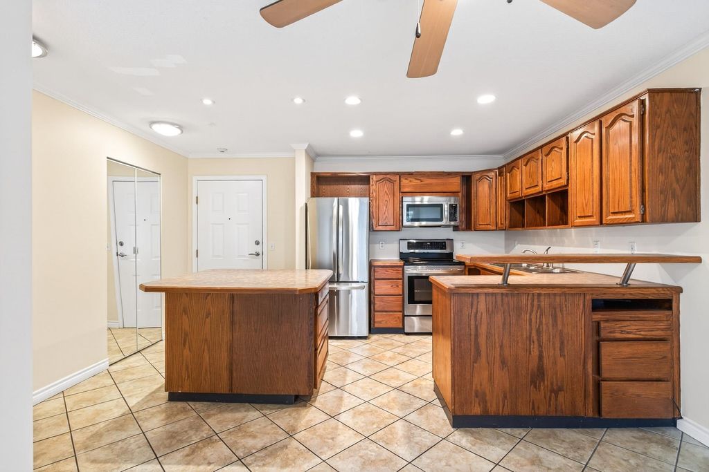 listing image 1105536871622535235