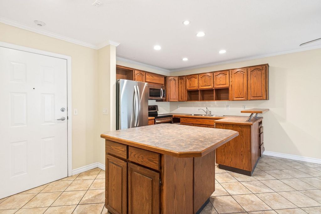 listing image 1108101350609574352