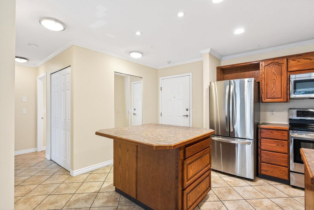listing image 1100425417227131437