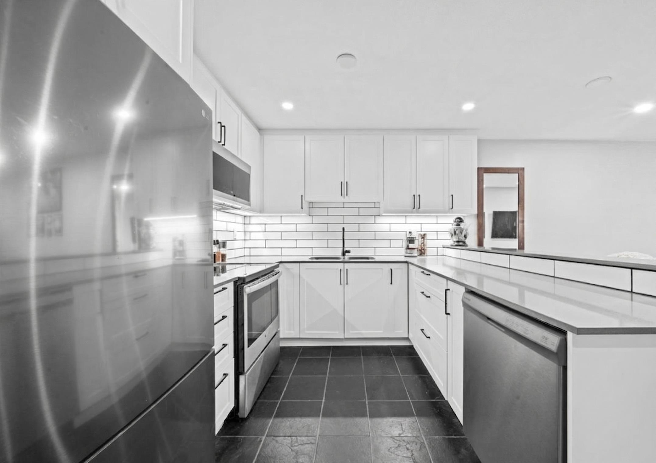 1122 King Albert Avenue 101